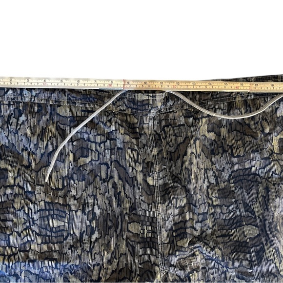 VTG Cremieux Patterned Gray, BlackBrown Surf Shorts, LG. Excellent condition. - Picture 2 of 8